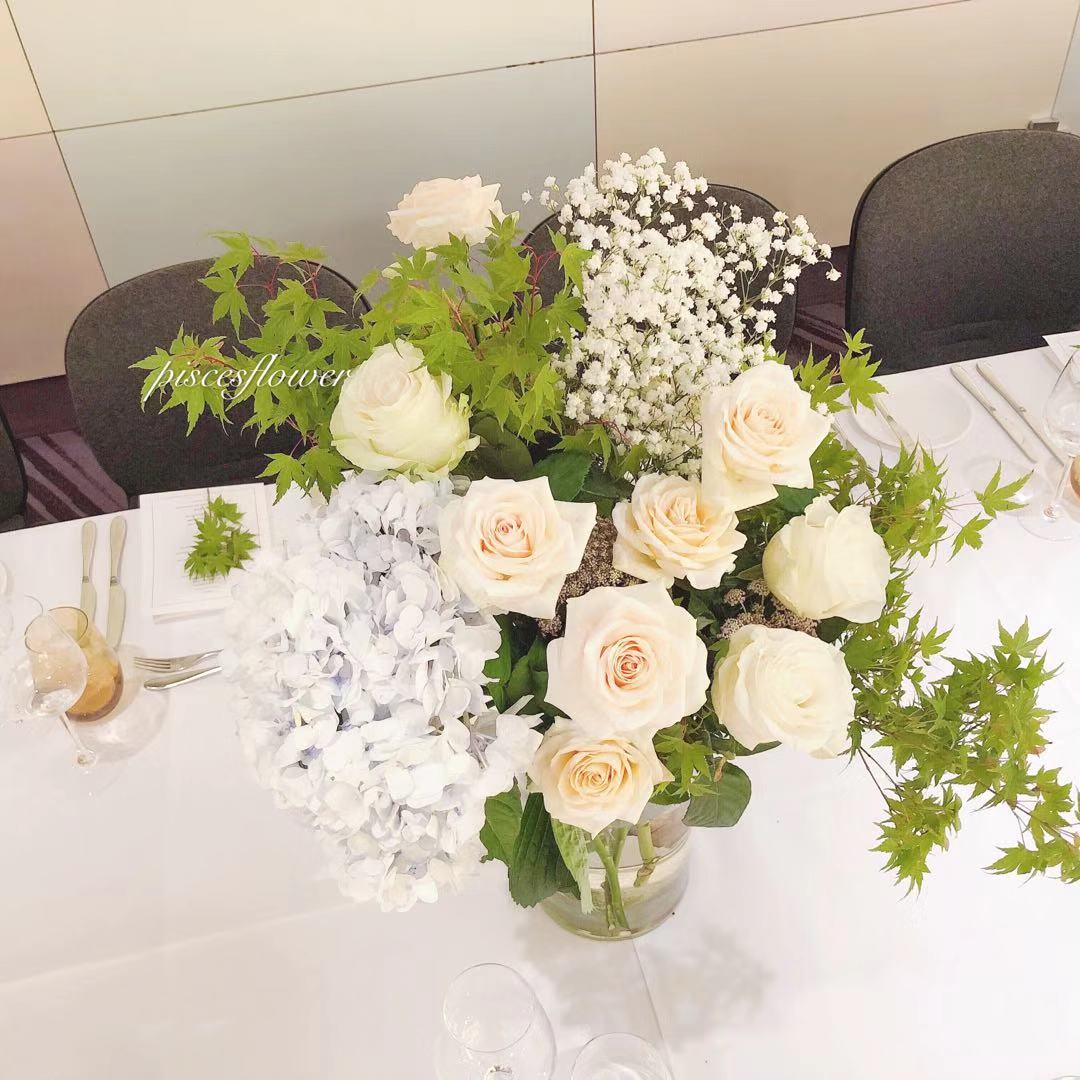 Flower vase arrangment