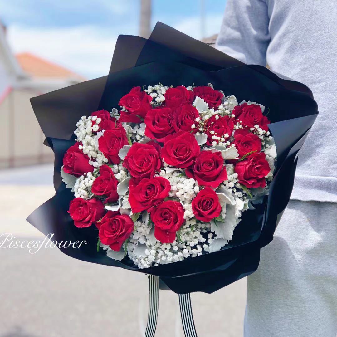 Red Roses Bouquet