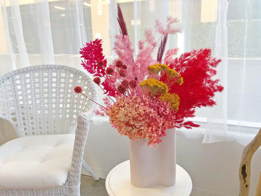 Julia(incl vase) Dried Flower Arrangement