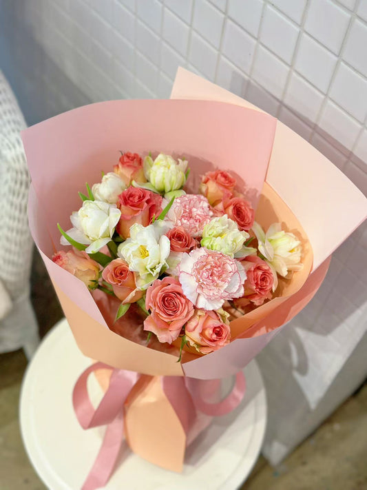 Roses and Tulips Bouquet (Random colors)