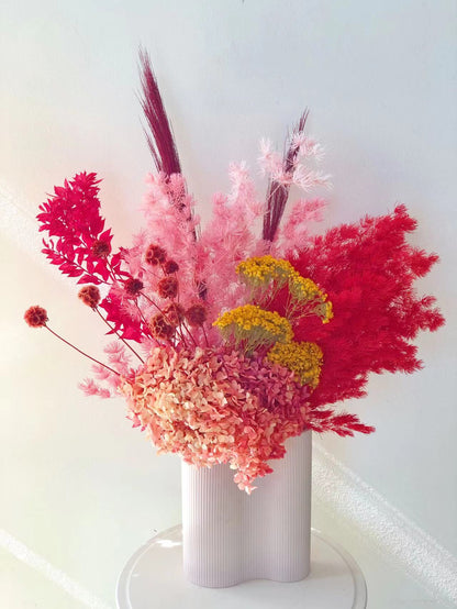 Julia(incl vase) Dried Flower Arrangement